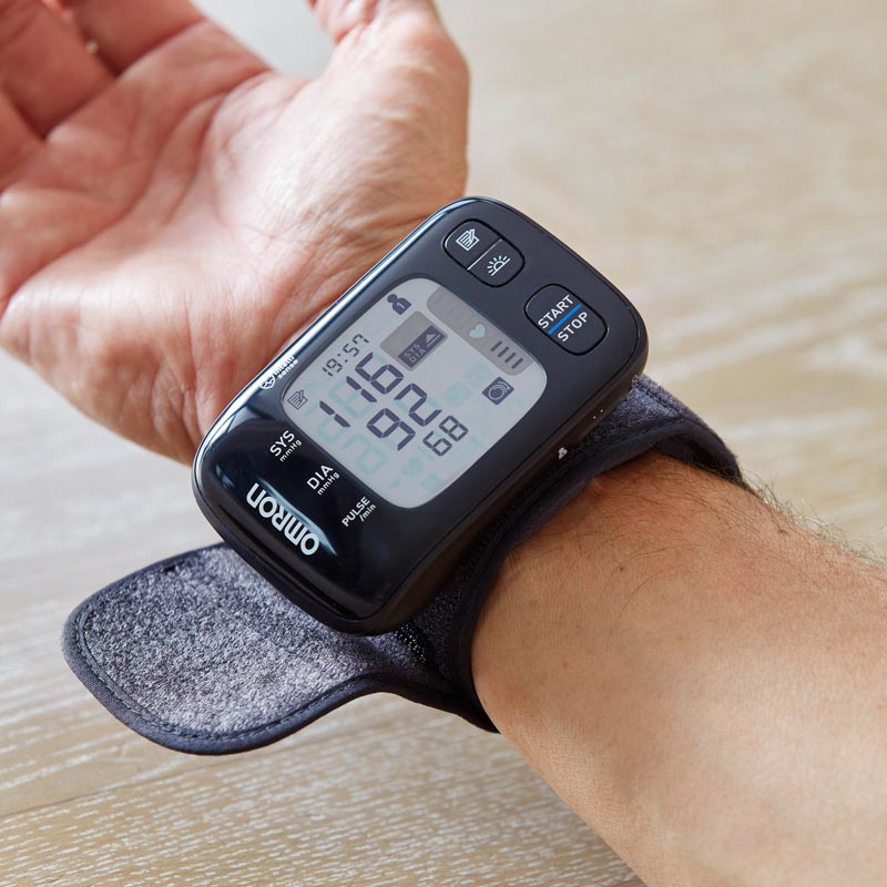 OMRON R27 Intelli IT Handgelenk Blutdruckmessgerät 1 St