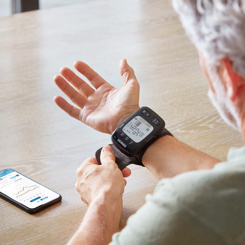 OMRON R27 Intelli IT Handgelenk Blutdruckmessgerät 1 St